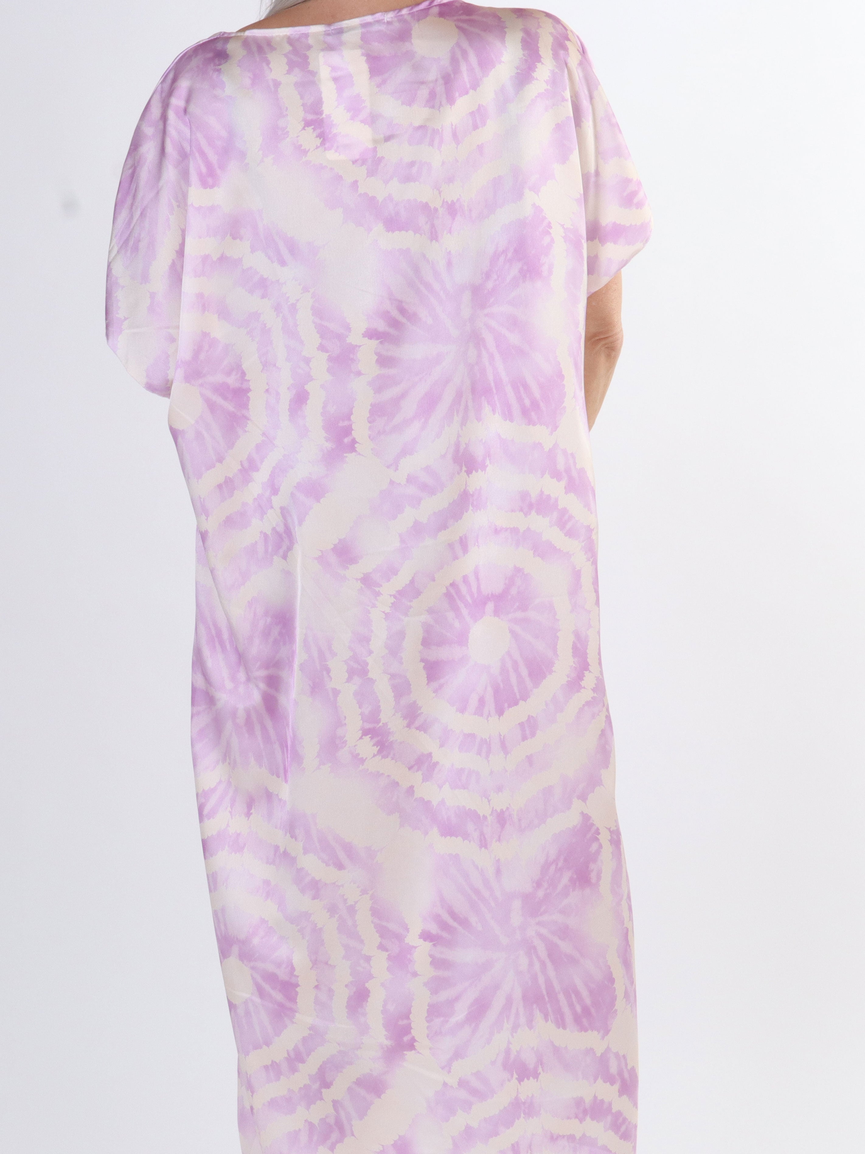 Juno Batik - Söt klänning i batikmönster i stora storlekar